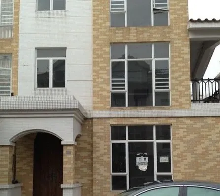 美图苑别墅4室2厅3卫东朝向3650.00元/月出租