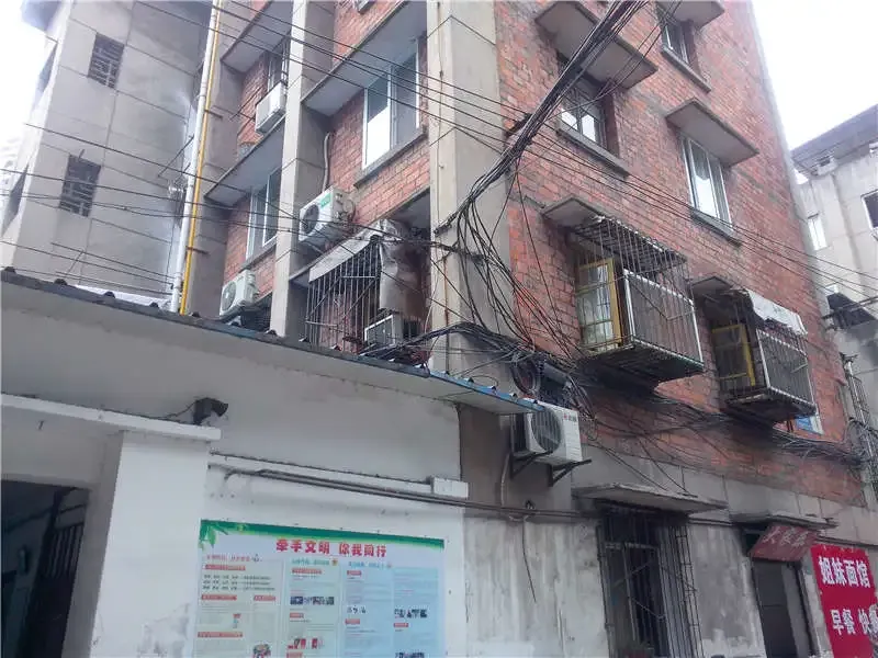 造纸厂宿舍2室1厅1卫东西南北朝向2200.00元/月出租