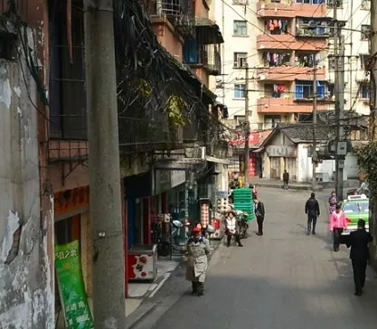 坛神巷12号院2室1厅1卫东南朝向1800.00元/月出租