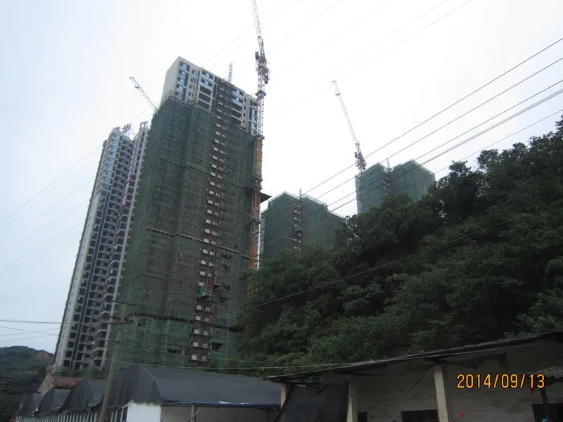慢步江湾3室2厅1卫南朝向2600.00元/月出租