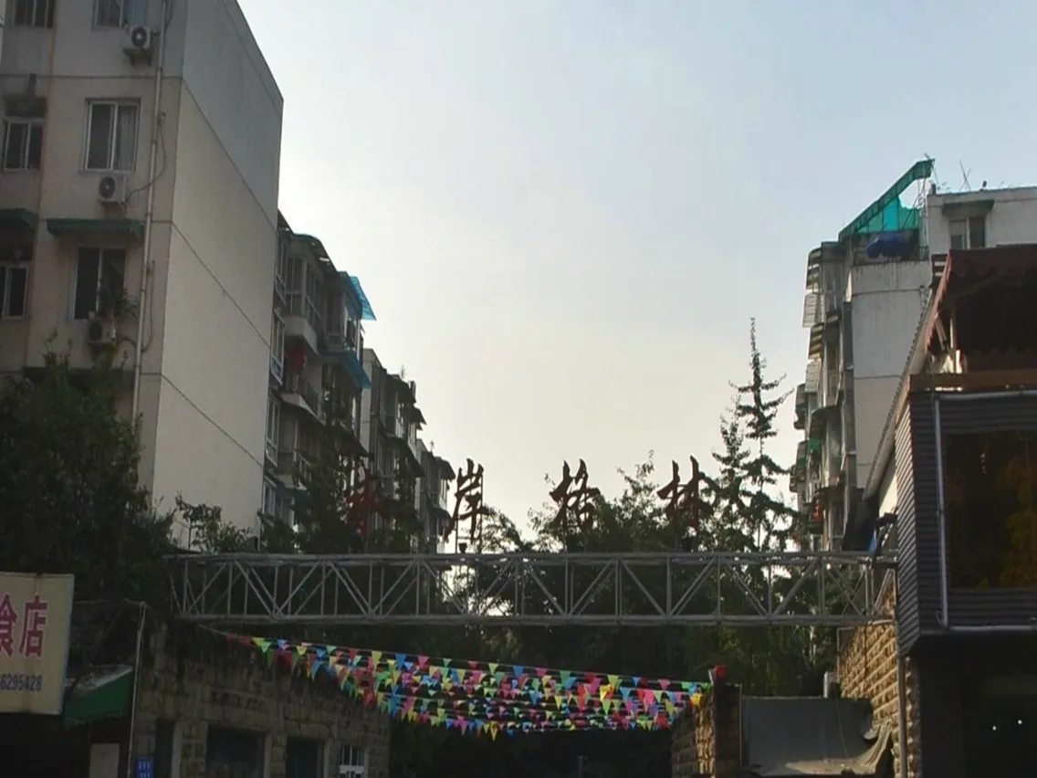 水岸格林3室2厅1卫东南朝向2100.00元/月出租