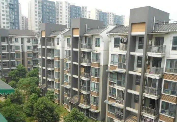 东林小区2室2厅1卫东南朝向2000.00元/月出租