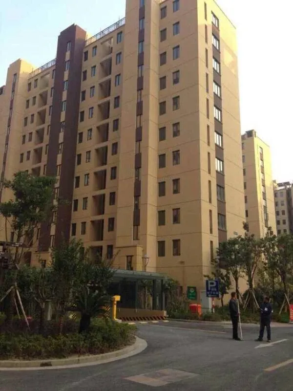泗洲家园2室2厅1卫南朝向2300.00元/月出租