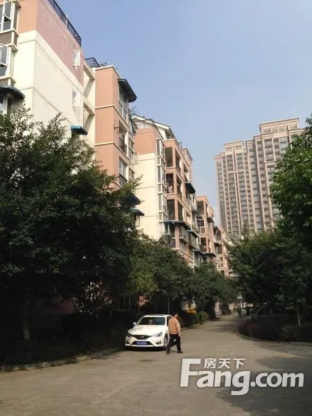 居家福地3室1厅1卫东朝向1400.00元/月出租