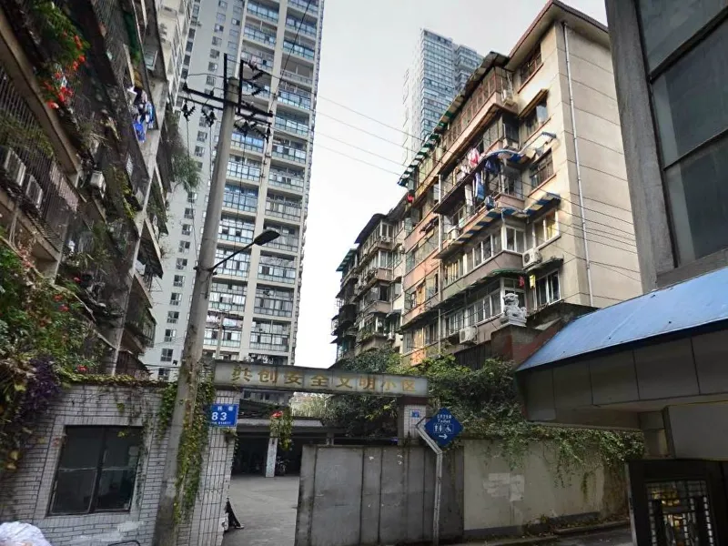 省经贸委宿舍3室1厅1卫东南朝向1900.00元/月出租