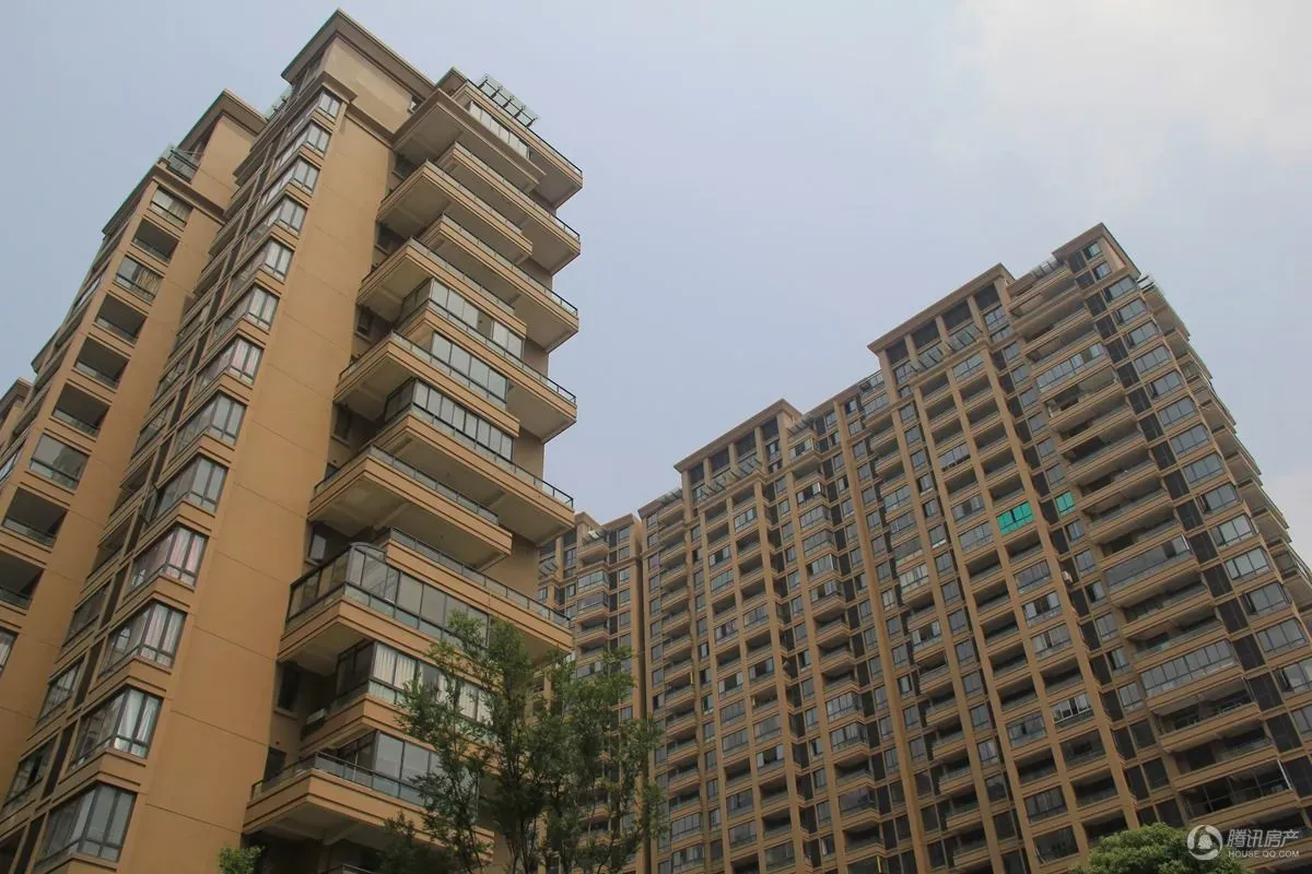 百合春天3室2厅2卫南朝向1700.00元/月出租