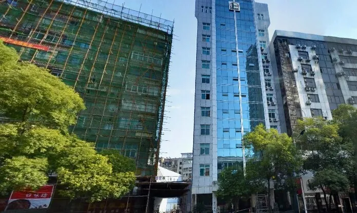 天赐广场4室1厅1卫南朝向4400.00元/月出租