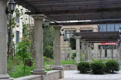 富圣豪庭2室1厅1卫南朝向2300.00元/月出租