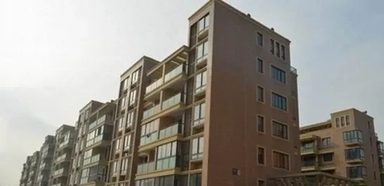 振兴小区3室2厅2卫南朝向3000.00元/月出租