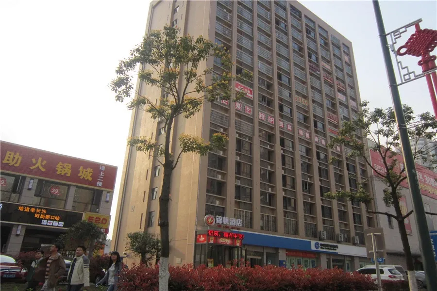 昌和商业中心1室1卫东朝向800.00元/月出租