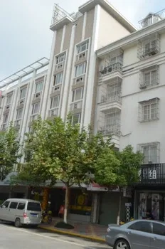 幸福新邨3室1厅1卫南朝向1500.00元/月出租