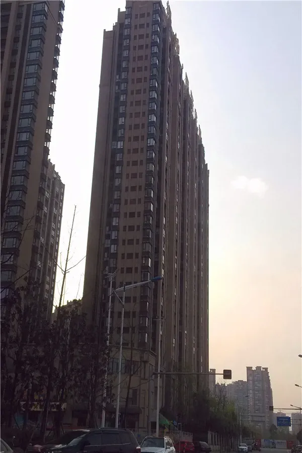 绿地缤纷城4室1厅2卫西南朝向1500.00元/月出租