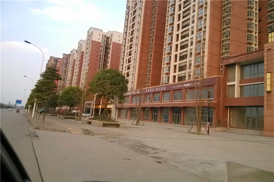 润弘铭城3室2厅2卫东南朝向1650.00元/月出租