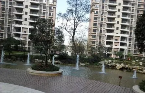 中和黄金时代2室2厅1卫南朝向2800.00元/月出租