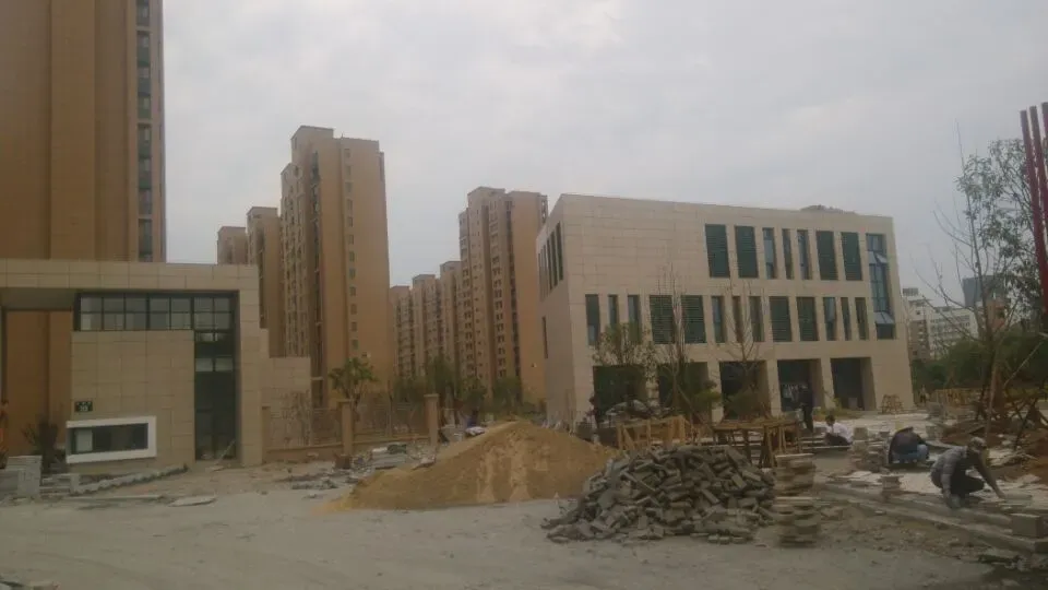 五和苑2室1厅1卫东南朝向2700.00元/月出租