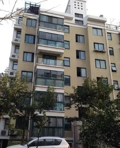 东兴路小区3室1厅2卫南朝向1700.00元/月出租