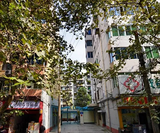 得胜上街76号院2室1厅1卫东南朝向1300.00元/月出租