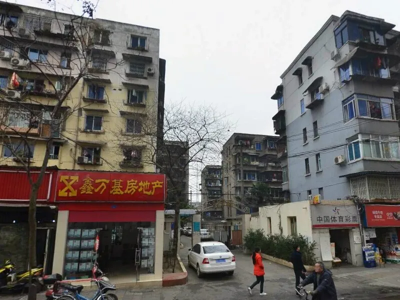 华油路51号院2室1厅1卫东南朝向2000.00元/月出租