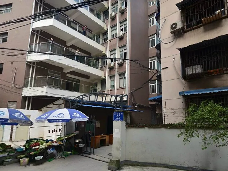 东马道街22号院2室1厅2卫东朝向2500.00元/月出租