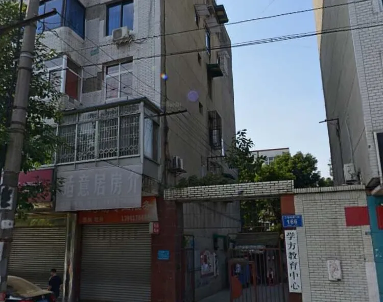 三强南路二段166号院3室1厅1卫西南朝向1500.00元/月出租