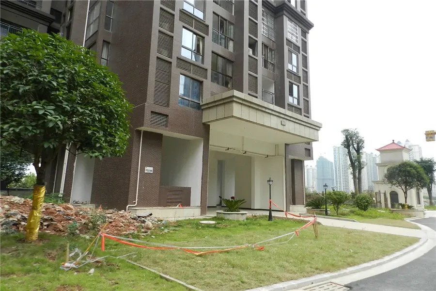 湖湾世景3室2厅2卫东南朝向1500.00元/月出租