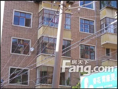 政法小区2室1厅1卫南北朝向1400.00元/月出租