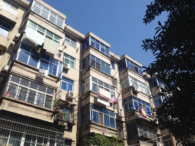 铁路信息工程学校家属院1室1厅1卫南北朝向700.00元/月出租