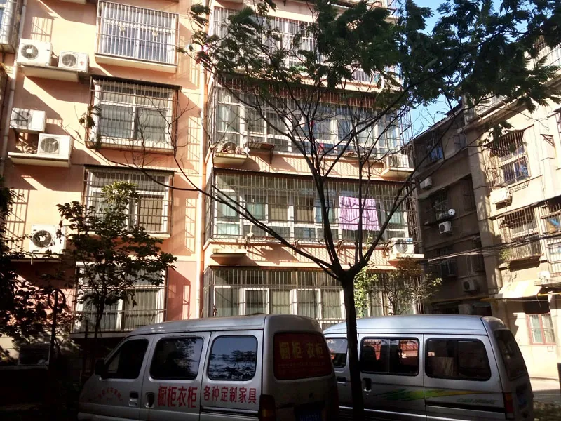 第一人民医院家属院2室1厅1卫南北朝向900.00元/月出租