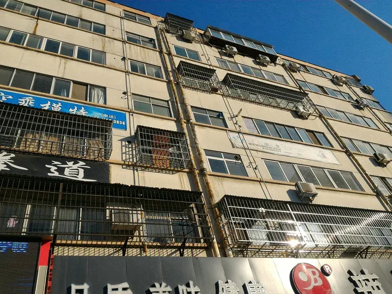 青岛公寓3室1厅1卫东西朝向1100.00元/月出租