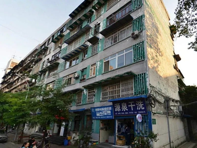 爵版街23号院2室1厅1卫东南朝向2350.00元/月出租