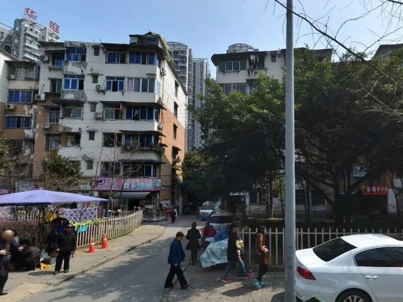 长天路3号院1室1厅1卫东南朝向1900.00元/月出租