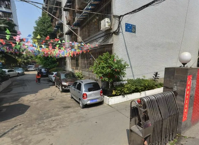 磨子巷8号院3室2厅2卫南朝向3500.00元/月出租