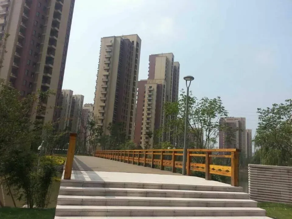 丰馨苑3室2厅1卫南朝向2600.00元/月出租