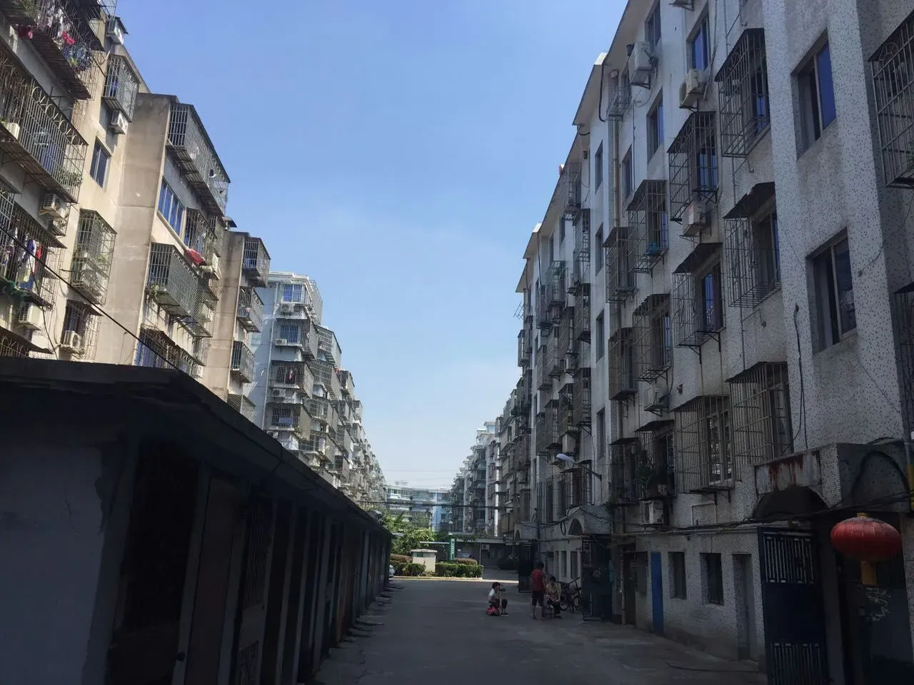 西陆小区3室2厅1卫南朝向2500.00元/月出租