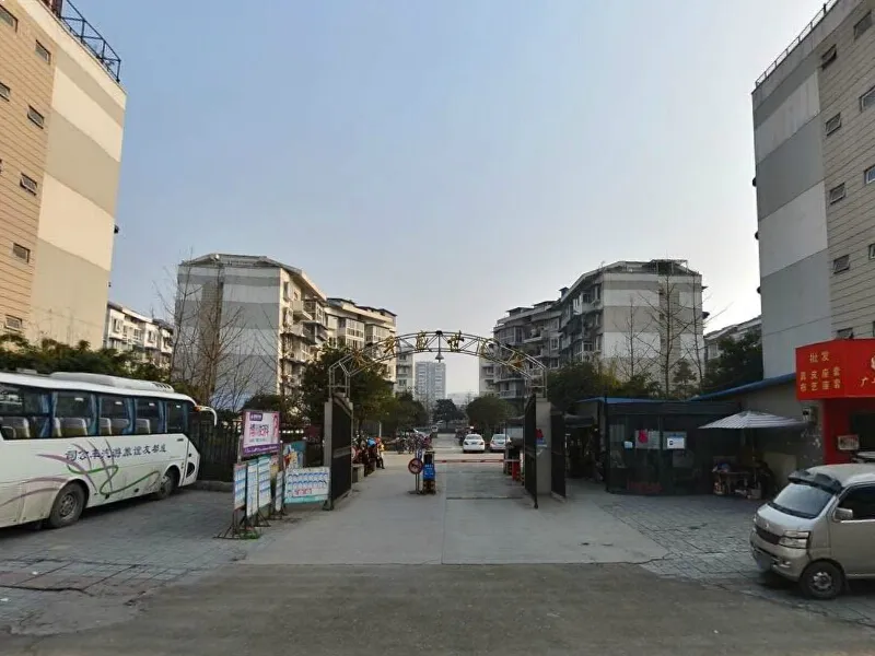 太平盛世C区2室1厅2卫东南朝向2500.00元/月出租