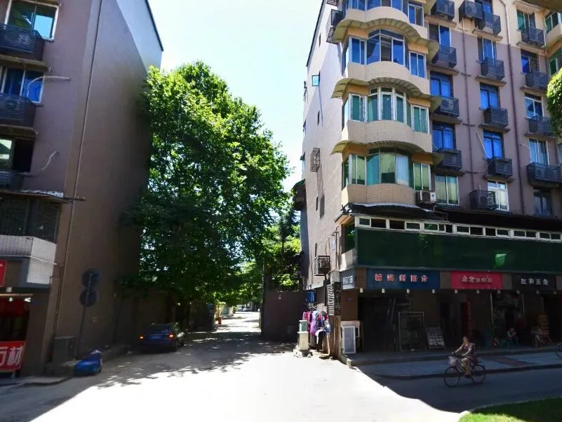 二环路东三段23号院3室2厅2卫东南朝向2700.00元/月出租