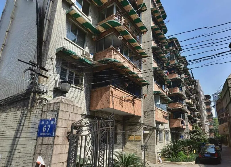 狮马路67号院1室1厅1卫东南朝向1150.00元/月出租