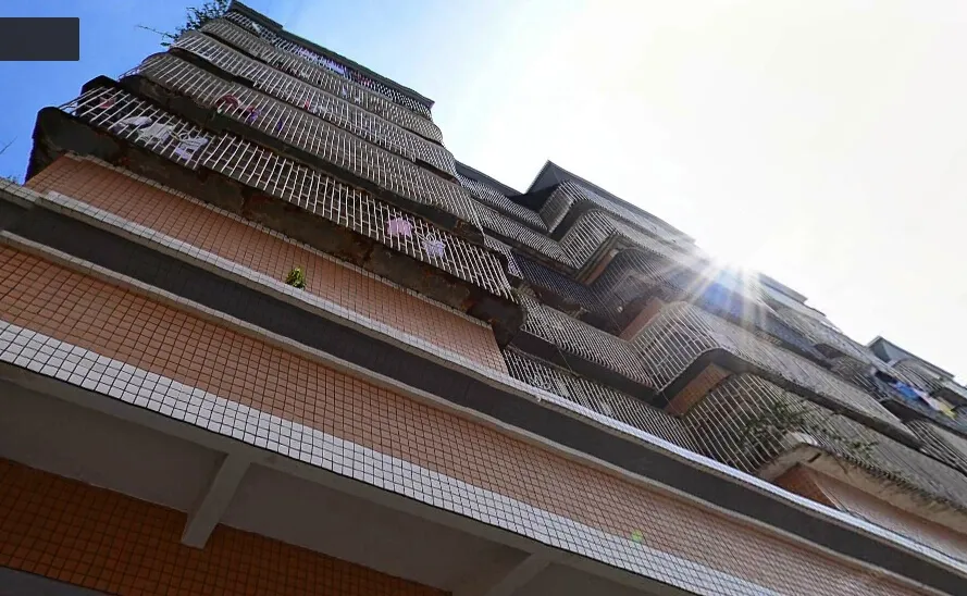 南区商住楼3室1厅2卫南朝向2600.00元/月出租
