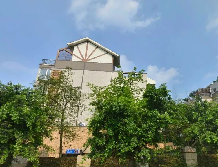 心怡德盛苑3室2厅2卫南北朝向3300.00元/月出租