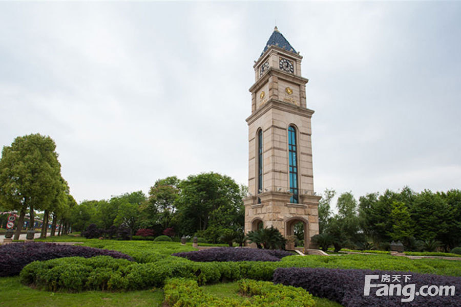 实景图:小区钟楼实景(20151013)