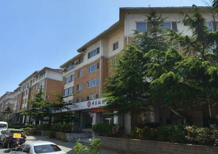 华丽山庄5室2厅2卫南北朝向5500.00元/月出租