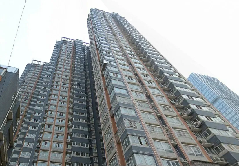 星蓝湾4室2厅2卫南北朝向4200.00元/月出租