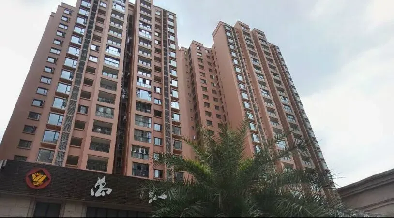 比华利国际城三期4室1厅2卫东南朝向3300.00元/月出租