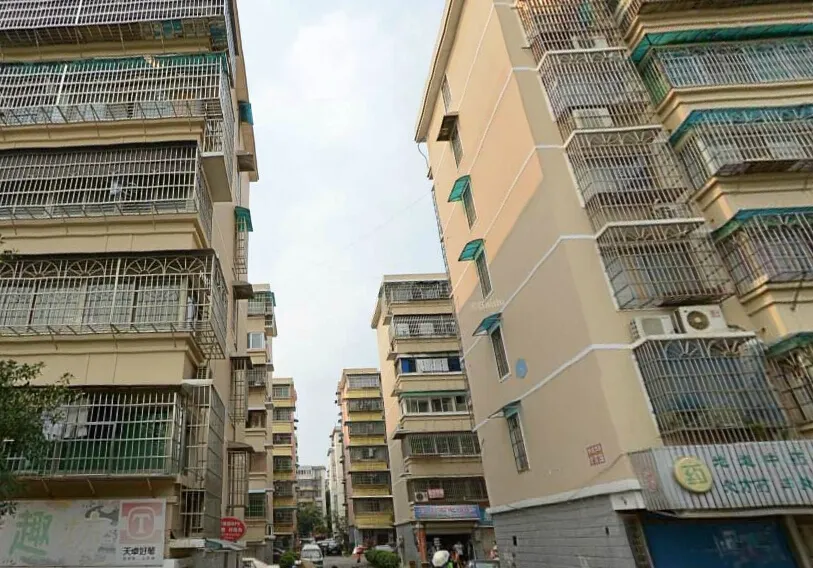 橘洲新苑3室2厅2卫南北朝向2200.00元/月出租