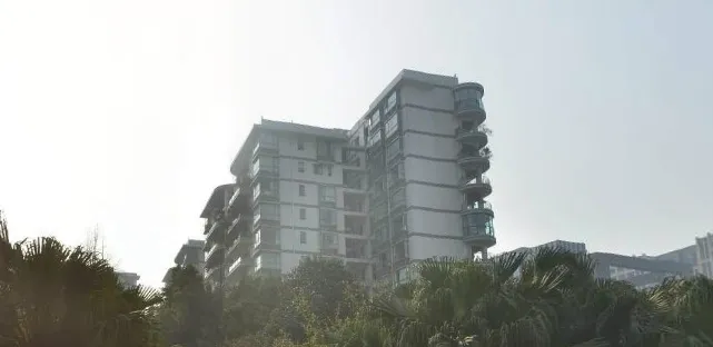 置信丽都花园D区2室1厅2卫西南朝向3300.00元/月出租