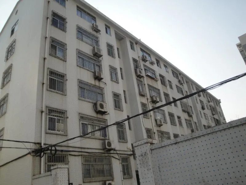 风筝协会宿舍3室2厅1卫南北朝向1800.00元/月出租