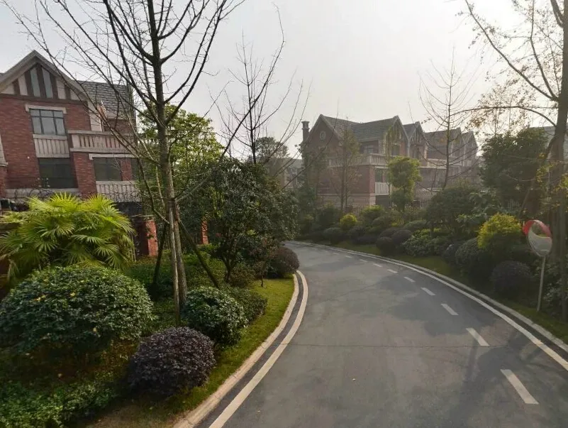 保利198蝴蝶谷西区5室2厅3卫南朝向4000.00元/月出租