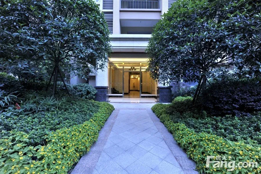 佳兆业广场2室2厅1卫东朝向2200.00元/月出租