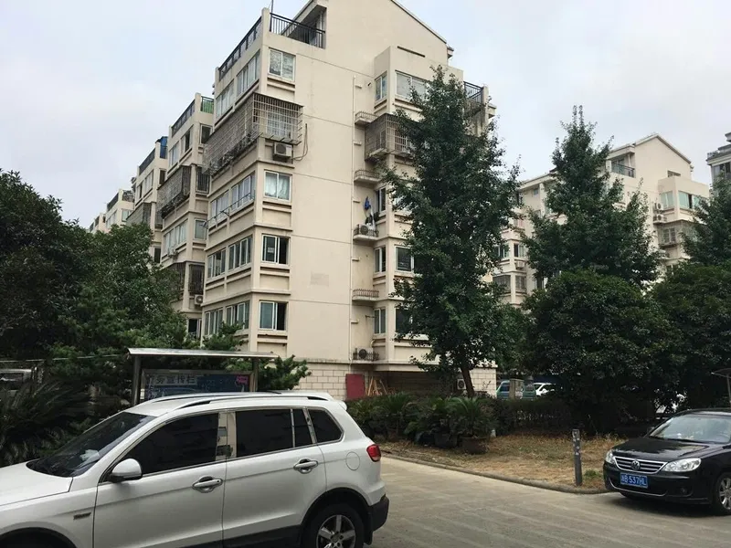 西湖南裕1室1厅1卫南朝向1000.00元/月出租