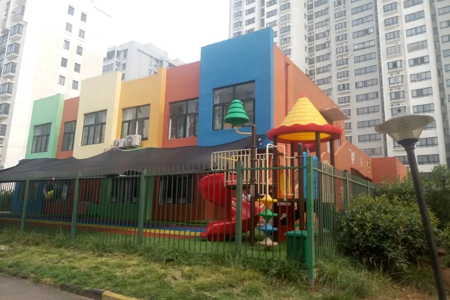 中建和富名苑3室2厅1卫南朝向1500.00元/月出租